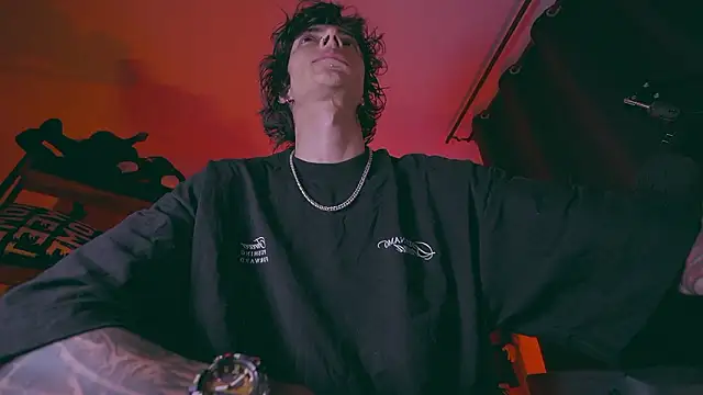 Olliver   y online show from March 18, 2:25 am