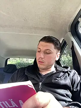 allee2206 online show from March 27, 9:54 am