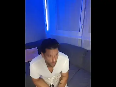 Angelo 33 online show from June 20, 1:21 am