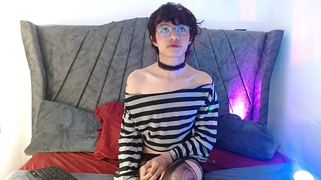 Angel adrien online show from February 18, 1:09 pm