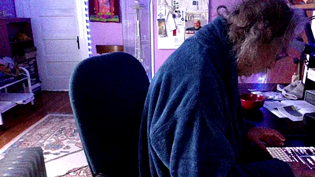 LickYourYoni online show from April 13, 2:51 pm