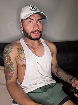 FrancoRossi  online show from April 15, 3:50 am