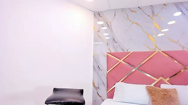 passion black online show from April 6, 6:42 pm