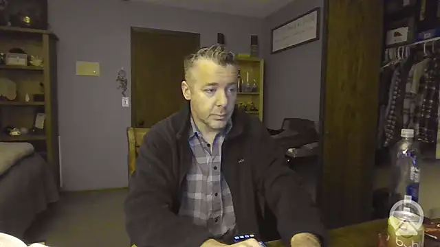 chrisw8140 online show from March 23, 2:50 am