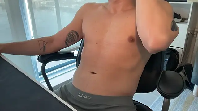 lukshof online show from February 6, 12:07 am