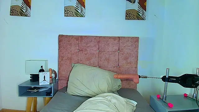 Ethan Briggs  online show from February 7, 4:08 am