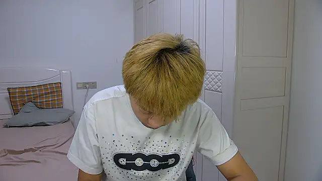 Chocolates-001 online show from March 15, 11:40 am