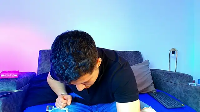 Alexander Connor online show from February 18, 12:25 pm