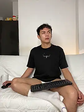 Caydensmit online show from February 1, 3:49 am