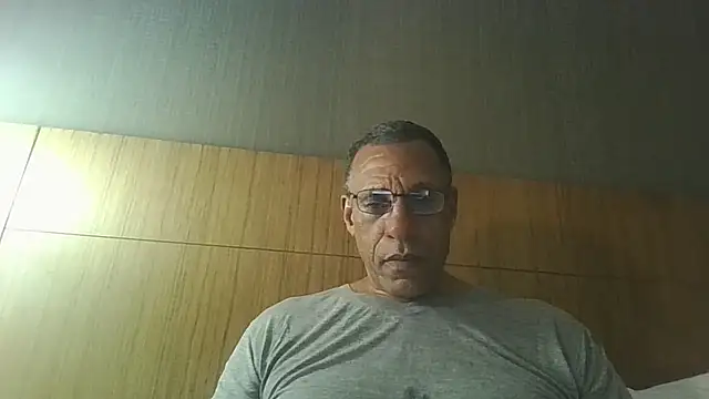 swimmer2496 online show from April 3, 2:19 am