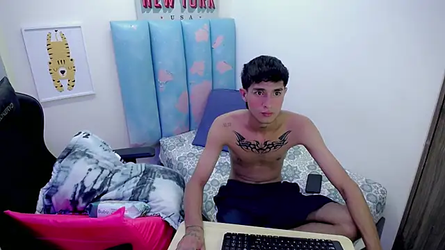 Akyra latinn online show from April 16, 12:16 pm