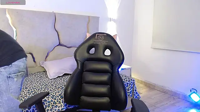 EVAN TAY online show from March 14, 3:35 am