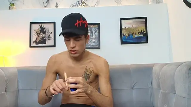 PRETTY COCK1 online show from February 14, 7:36 am