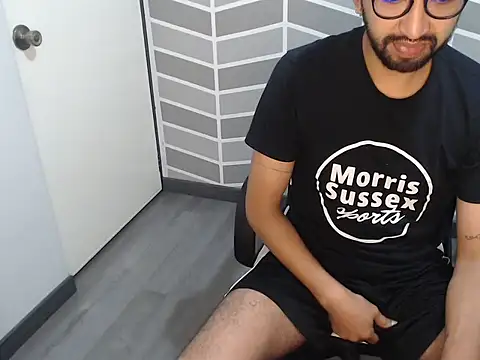 thomass1018 online show from April 11, 3:26 pm