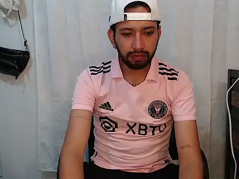 thomass1018 online show from April 15, 3:06 am