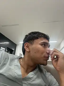 CreamKingg online show from February 9, 9:25 am