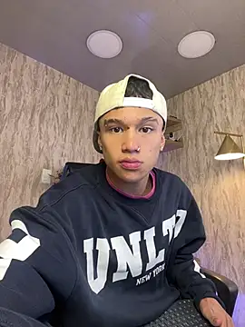 Dominik Souza online show from February 21, 1:45 pm