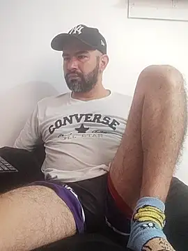 hairyandbigmann online show from February 2, 3:20 pm