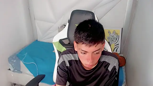 Liarr  online show from February 5, 8:49 pm