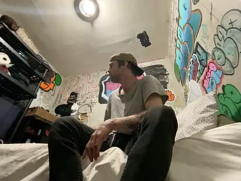 gothboiplzty online show from March 19, 7:11 am