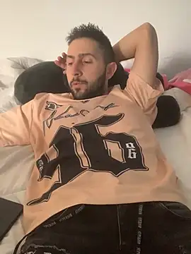 robeertiito online show from April 8, 10:58 am