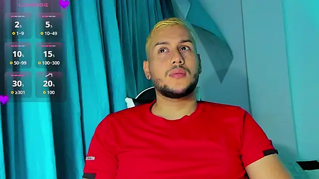 Hot Latinoboy  online show from March 30, 10:55 pm