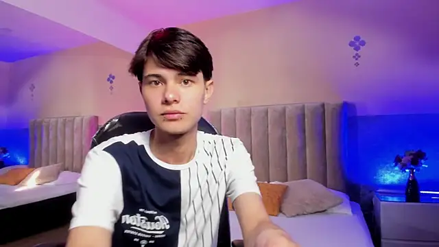 Derek Sinn online show from April 8, 9:23 pm