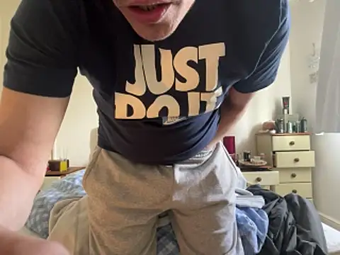 malcolm2334 online show from April 12, 2:29 pm