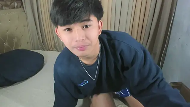 xlovercutietwink online show from April 13, 5:02 pm