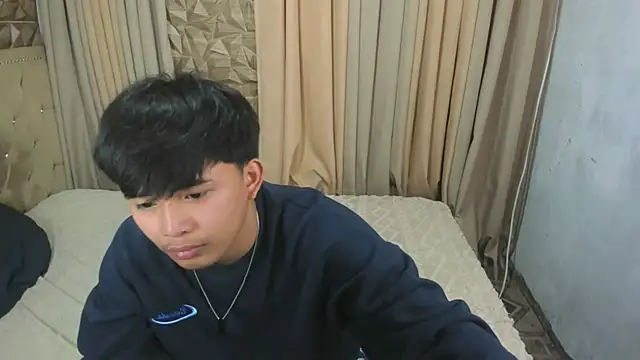 xlovercutietwink online show from April 14, 5:12 pm