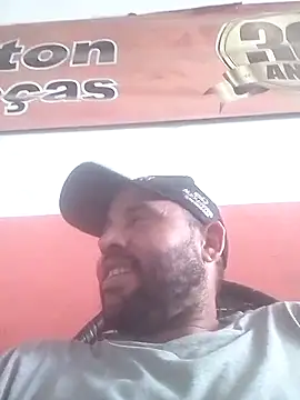 pau-de-ourod online show from April 14, 5:45 pm