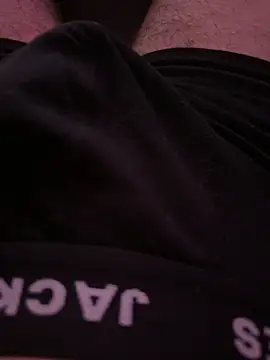 kev1n04 online show from April 18, 5:03 pm