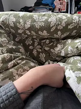 twankletoes1234 online show from February 6, 1:52 pm