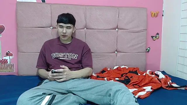 massimoferrera303av online show from February 15, 6:16 pm