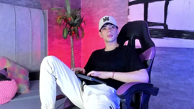 Elbombondelcircuit online show from February 24, 7:20 am