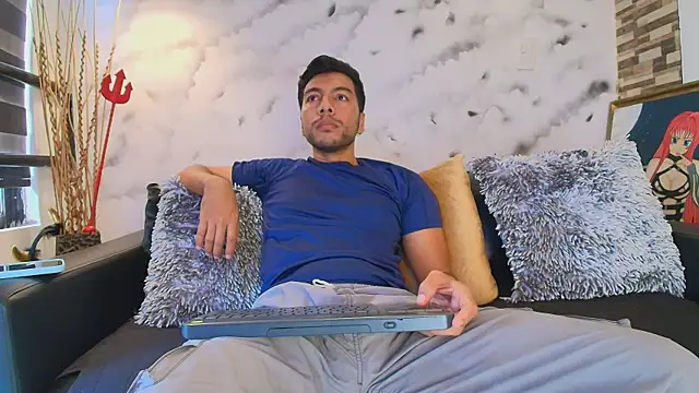 Max Hornye online show from April 9, 6:36 pm