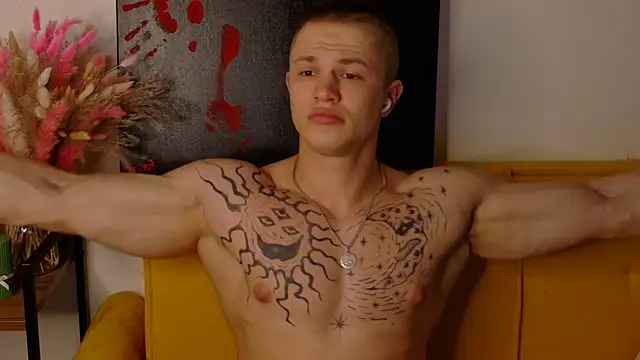 SterlingNoir online show from April 3, 9:00 pm