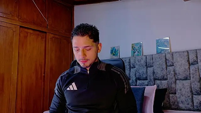 NICK MOSS  online show from March 3, 10:55 am