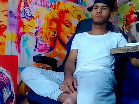 warmNoah online show from March 23, 7:20 pm