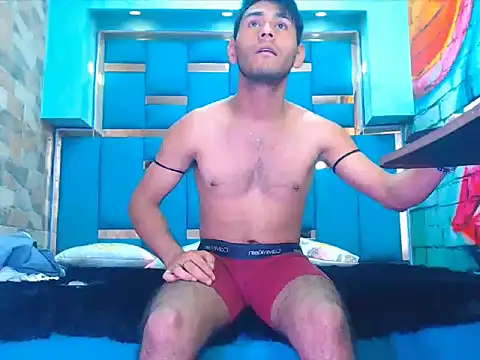 warmNoah online show from February 26, 8:21 pm