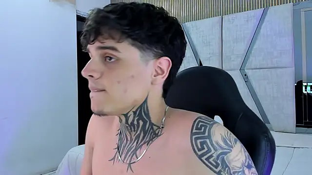 Declan-Foxx online show from April 6, 8:53 pm