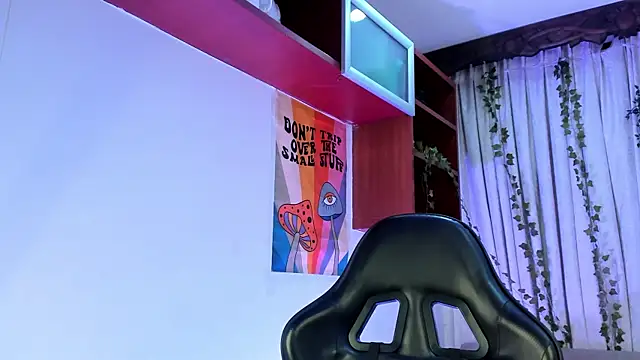 Declan-Foxx online show from April 14, 4:12 am