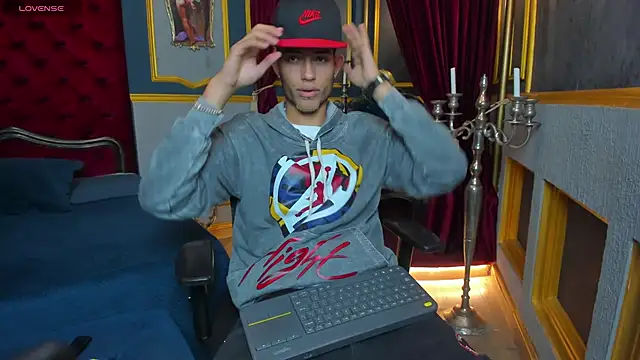 ItsZairen online show from March 17, 6:38 am