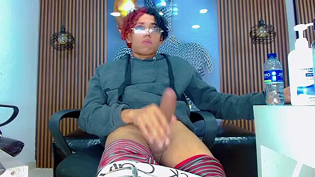 DaviidBuckx  online show from April 7, 8:25 am