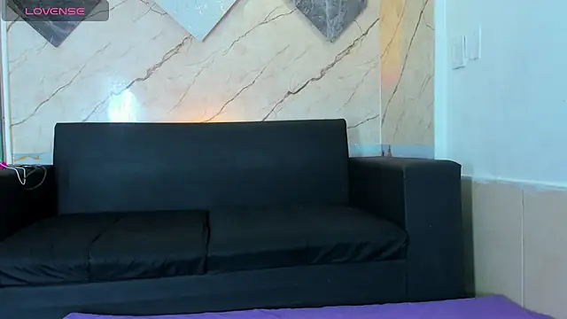 Isaak 26 online show from April 6, 7:58 pm