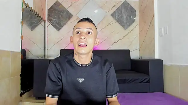 Isaak 26 online show from March 31, 6:42 pm