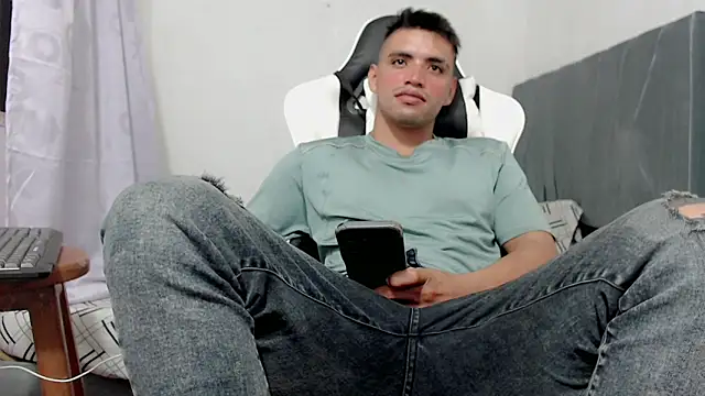 Tuporia6272 online show from February 13, 5:46 am