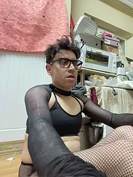 Femboysissy1919 online show from April 16, 9:39 pm