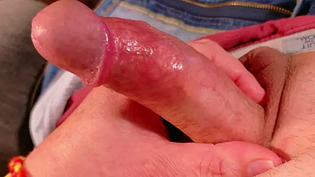 Littlebits1234 online show from April 10, 3:52 pm