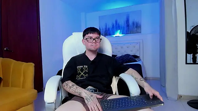 KaiStein online show from February 11, 7:30 pm